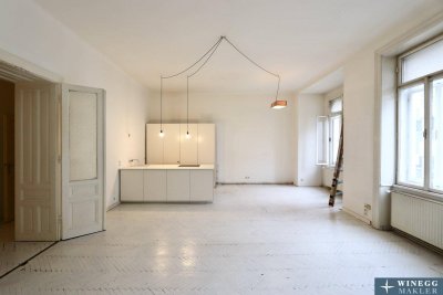 Südwestseitiger 4-Zimmer-Altbau mit Balkon in Hof- und Straßenlage!