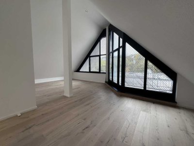 Moderne und hochwertig sanierte Dachgeschosswohnung mit Balkon in Engelskirchen