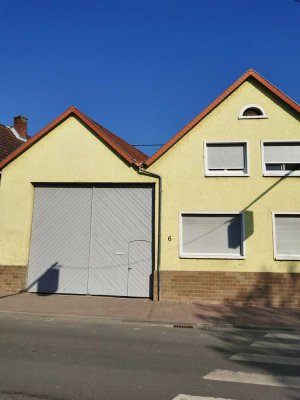 Sehr gut geschnittene Wohnung (Haus) im Herzen von Eich