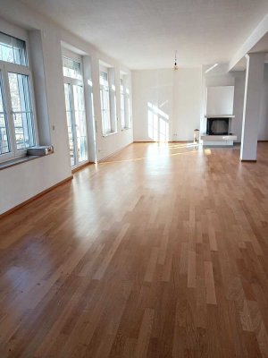 City-Loft! 4-R-Whg., 3 Balkone, Kamin und Parkhaus. Ruhig, in 3. Reihe DD Äußere Neustadt