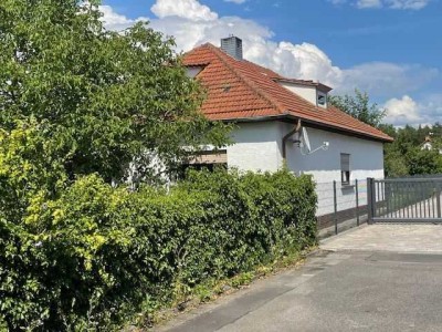 Bungalow auf gepflegtem, großem Grundstück in idyllischer  Wohngegend***