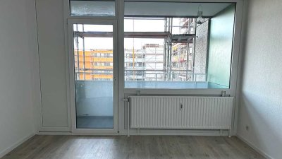 Frisch sanierte 2 Zimmer Wohnung mit Balkon