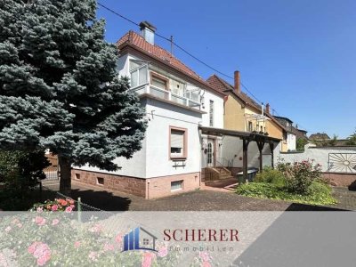 Gepflegtes Zweifamilienhaus mit Mansardenzimmer in LD/Queichheim