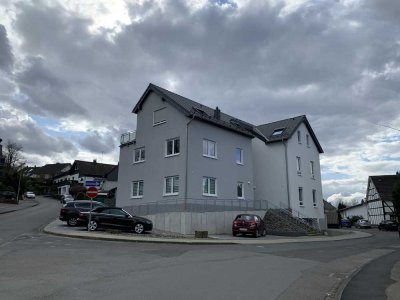 Helle 3-Zimmer-Wohnung mit Balkon im Lindlarer-Ortskern