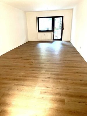 Erstbezug nach Sanierung: freundliche 1,5 Zi Wohnung mit EBK TG Stellplatz & Terrasse in Heilbronn