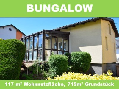 Kleiner Bungalow mit Wintergarten auf sonnigem, großem Grundstück