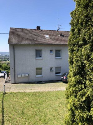 Freundliche und modernisierte 2-Raum-Dachgeschosswohnung in Weitersburg