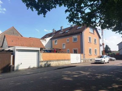 HIGHLIGHT, exklusives 2 FMH mit Maisonette Wohnung, Zentrumsnah in Bruchsal-Untergrombach!!