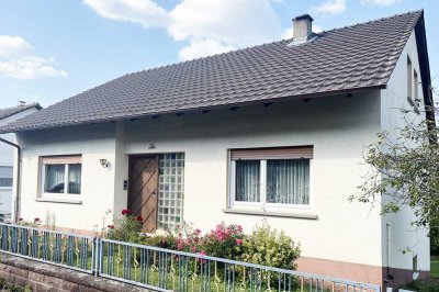 Familienidylle mit großem Garten: Einfamilienhaus mit Potenzial