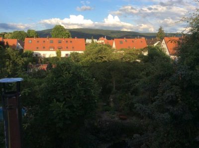 Sonnenzimmer mit Empore mit großem naturnahen Garten