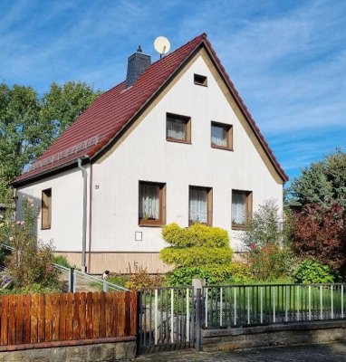 Hübsches Wohnhaus sucht Familie mit Ideen!