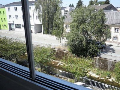 Ideale 2-Zimmer- Wohnung mit Tiefgaragenplatz und möblierter Küche in zentraler Lage in Ried