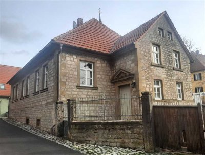 Ländliche Idylle - Charmantes Massivhaus im Weinparadies Hüttenheim