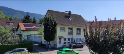 150 m2 Wohneinheit, zentrale Lage, große Terrasse, 4 Schlafzimmer, 2 Wohnzimmer, 2 Bäder, 2 Garagen