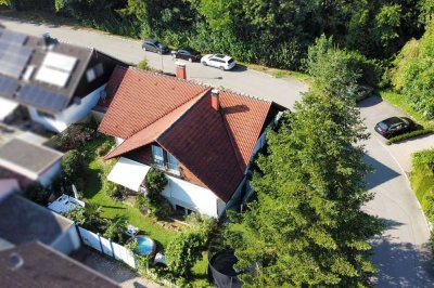 Leben am Bodensee: 2-Familienhaus mit Garten in naturnaher Lage