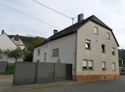 Charmantes Einfamilienhaus mit Scheune und Garage in Wintrich zum Verkauf