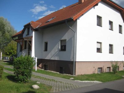 Gemütliche 2 Zimmer Wohnung im EG mit Balkon in ruhiger Wohnanlage mit Zentrumsnähe