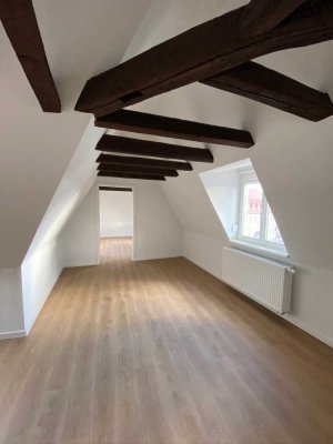 Wohnen im Denkmal – Stilvolle Maisonette-Wohnung mit Terrasse!