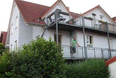 Attraktive 1-Raum-Wohnung mit Balkon und Einbauküche in Zierenberg