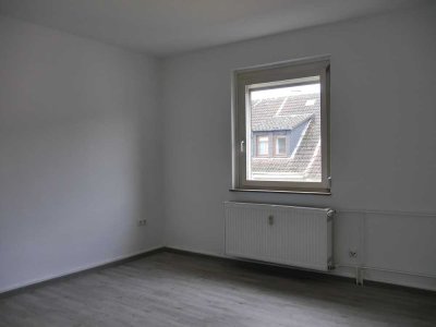 Schöne 2-Zimmer-Wohnung mit Tageslichtbad und Loggia in Hanau zu vermieten