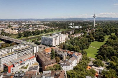 Im beliebten Theaterviertel - Helle Stadtwohnung mit Sonnen-Loggia!!