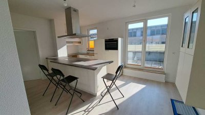 Geschmackvolle 3-Zi.-Maisonette-Wohng. mit 2 Dachterrassen u. Einbauküche in Dresden