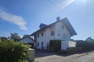 Attraktive 4 Zi.-Wohnung mit Terrasse und ca. 310 m² großem Gartenanteil