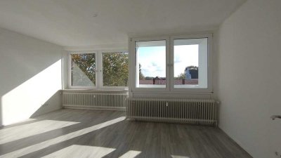 3 - ZIMMER | BADEWANNE | BALKON | ZENTRAL & RUHIG | alles gemacht!