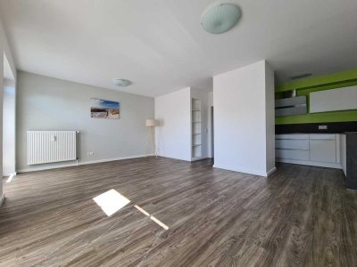 Schöne Maisonettewohnung mit Dachterrasse    
am Hittfelder Ortskern!