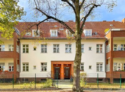 Sonnige DG-Wohnung/en mit großem Südbalkon, unverbautem Weitblick an der Villenkolonie Lichterfelde