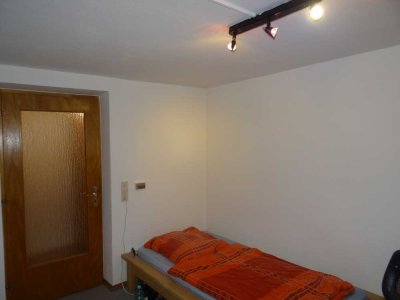 Moderne renovierte 2-Raum-EG-Wohnung in Augsburg