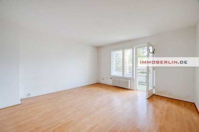 IMMOBERLIN.DE - Ruhig am Park! Kleine attraktive Wohnung mit Westloggia