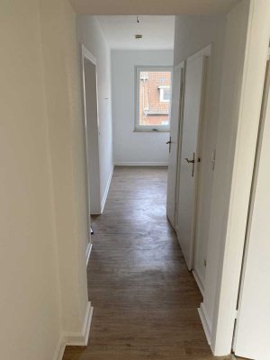 Helle 2,5 Zimmerwohnung mit Balkon und Stellplatz