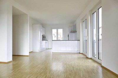 Sehr helle und schöne 4-Zimmer-Wohnung incl. hochwertiger Küche und Stellplatz