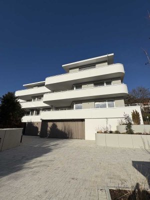 Exklusive 3 Zi.-EG Wohnung mit Balkon und Terrasse in naturnaher Südhanglage