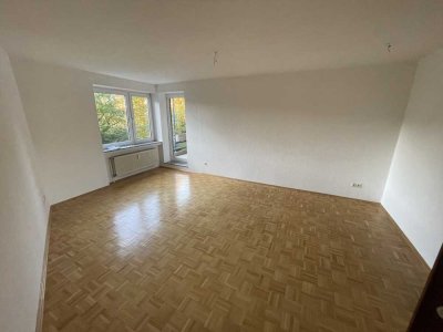 Toll geschnittene 3 Zimmer Wohnung mit Charme und Balkon