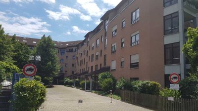 helle 2-Zimmer-Wohnung mit Balkon und Einbauküche in Augsburg