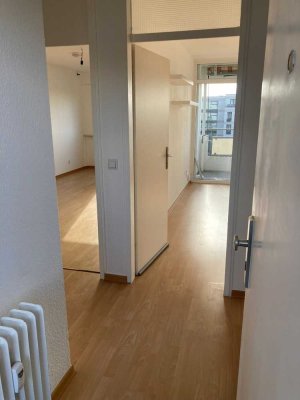 *von privat* Zentral gelegene 2-Zimmer-Wohnung mit Einbauküche in Heusenstamm