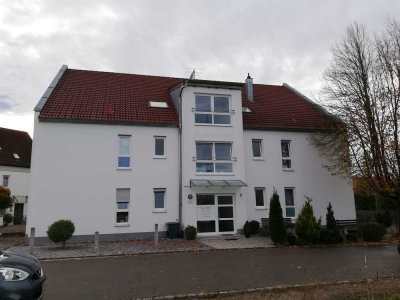 Gepflegte 4-Zimmer-Wohnung auf 2 Ebenen mit Westbalkon und hochwertiger Einbauküche in Meitingen