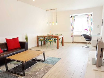 Top - Stilvoll eingerichtete, großzügige und helle Dachgeschosswohnung als Ferienwohnung