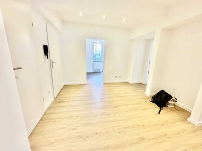 Erstbezug nach Kernsanierung | 3 Zimmer Wohnung mit Balkon, Dachterrasse und Garage