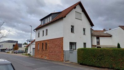 Preiswertes 7-Zimmer-Mehrfamilienhaus in Großostheim wurde in zwei Eigentumswohnungen geteilt