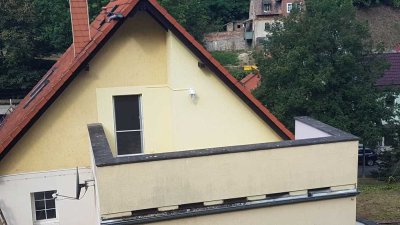 Schöne und gepflegte 2-Raum-Dachgeschosswohnung mit Balkon in Dornburg-Camburg