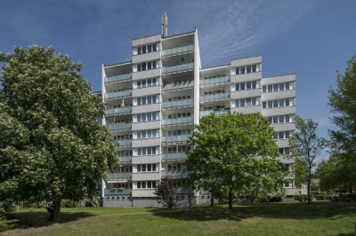 Modernisierte 4 Zimmerwohnung mit Einbauküche, Wannenbad, Duschbad und Balkon am Obersee