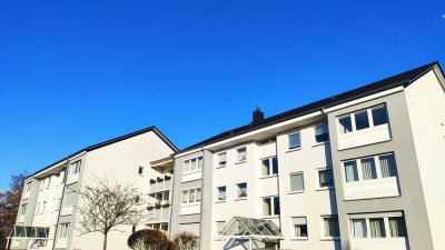 ***Gepflegte 4-Raum-Wohnung*** mit Balkon und Einbauküche in Rodgau