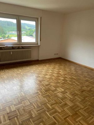 Geräumige 4-Zimmer-Wohnung: Ihr neues Zuhause wartet auf Sie!