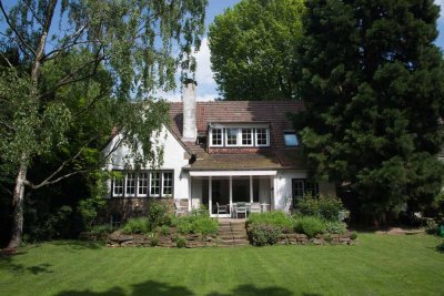 Haus im englischen Landhausstil in Krefeld-Bockum