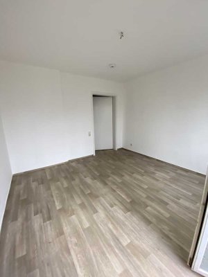 Helle 2-Raum Wohnung mit gemütlicher Terrasse