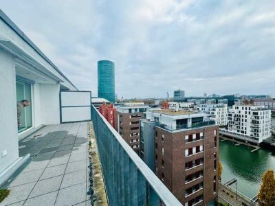 SCHICK MIT BLICK (Hafen, Main und Skyline) PENTHOUSERARITÄT IM WESTHAFEN FRANKFURT