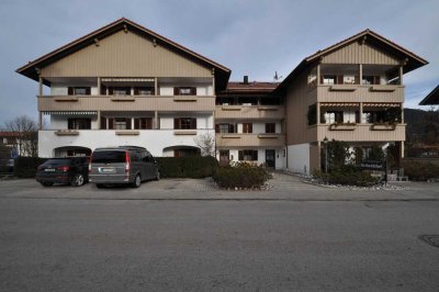 Sonnige 2- Zimmerwohnung im 1. OG - großem Balkon, Keller, TG- Stellplatz